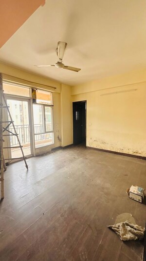 Room in 2 BHK Apartment at Prateek Grand City, Siddharth Vihar – for Sale