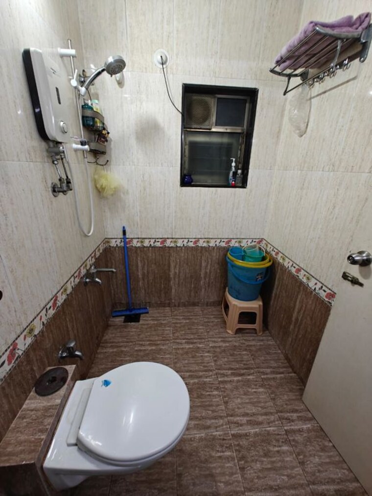 Bathroom, sindhi-society-chembur 1 Bedroom 500 Sq.Ft. Apartment In Chembur Mumbai 10614269