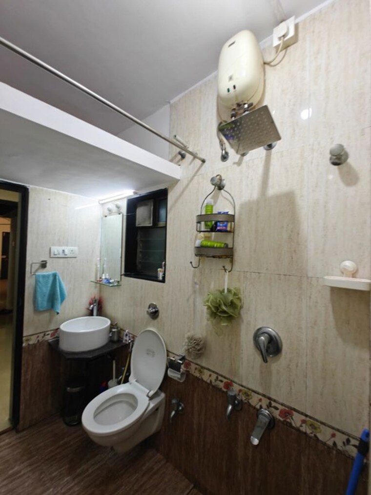 Bathroom, sindhi-society-chembur 1 Bedroom 500 Sq.Ft. Apartment In Chembur Mumbai 10614269