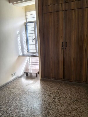 Room in 2.5 BHK Villa at Sector 30 – for Rent