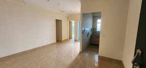 Room in 3 BHK Apartment at Gaur City 7th Avenue, Sector 4 Greater Noida – for Rent