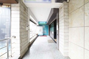 Building Lobby in  Shop at Satellite – for Sale