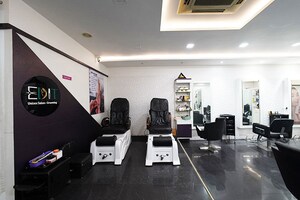 Team Area in  Shop at Satellite – for Sale