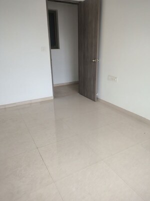 Room in 2 BHK Apartment at Kalpataru Paramount, Kapur Bawdi – for Sale