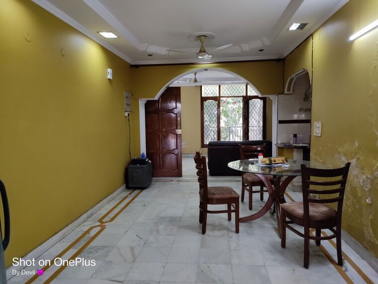 Living Room, sushant lok i 2.5 Bedroom 1600 Sq.Ft. Builder Floor In Sushant Lok I Gurgaon 10614337