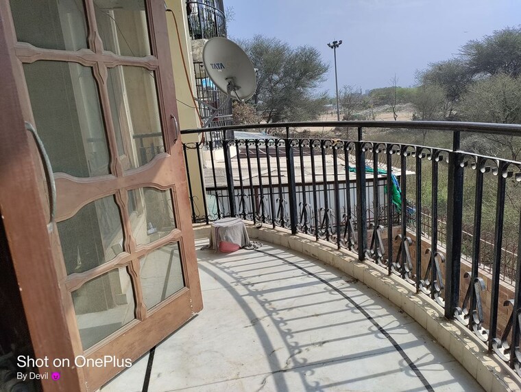 Balcony, sushant lok i 2.5 Bedroom 1600 Sq.Ft. Builder Floor In Sushant Lok I Gurgaon 10614337