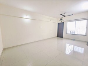 Room in 2 BHK Apartment at Vertical Alcinia, Mohammadwadi – for Rent