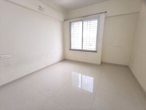 Room in 2 BHK Apartment at Vertical Alcinia, Mohammadwadi – for Rent