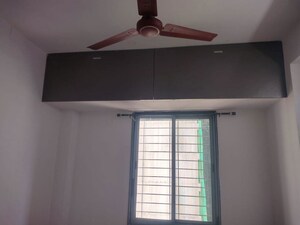 Room in 1 BHK Apartment at Goregaon West – for Rent
