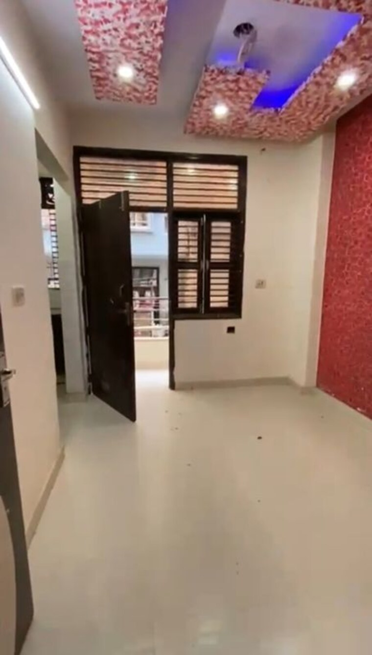 Room, uttam nagar 2 Bedroom 50 Sq.Yd. Builder Floor In Uttam Nagar Delhi 10614344
