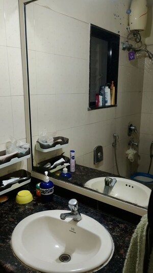 Team Area in 2 BHK Apartment at Windsor Garden Enclave, Vasant Vihar – for Rent
