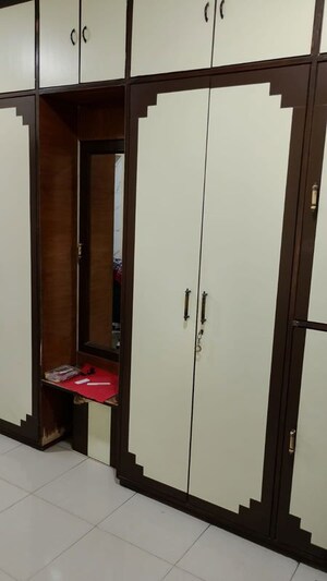 Furnished Amenities in 2 BHK Apartment at Windsor Garden Enclave, Vasant Vihar – for Rent