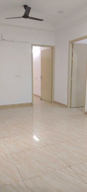 Room in 2 BHK Apartment at Gaur City 2 - 14th Avenue, Sector 16c Greater Noida – for Rent