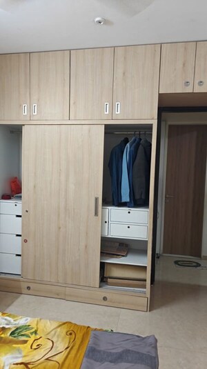 Furnished Amenities in 2 BHK Apartment at Dosti Eastern Bay Phase 2, Wadala – for Rent