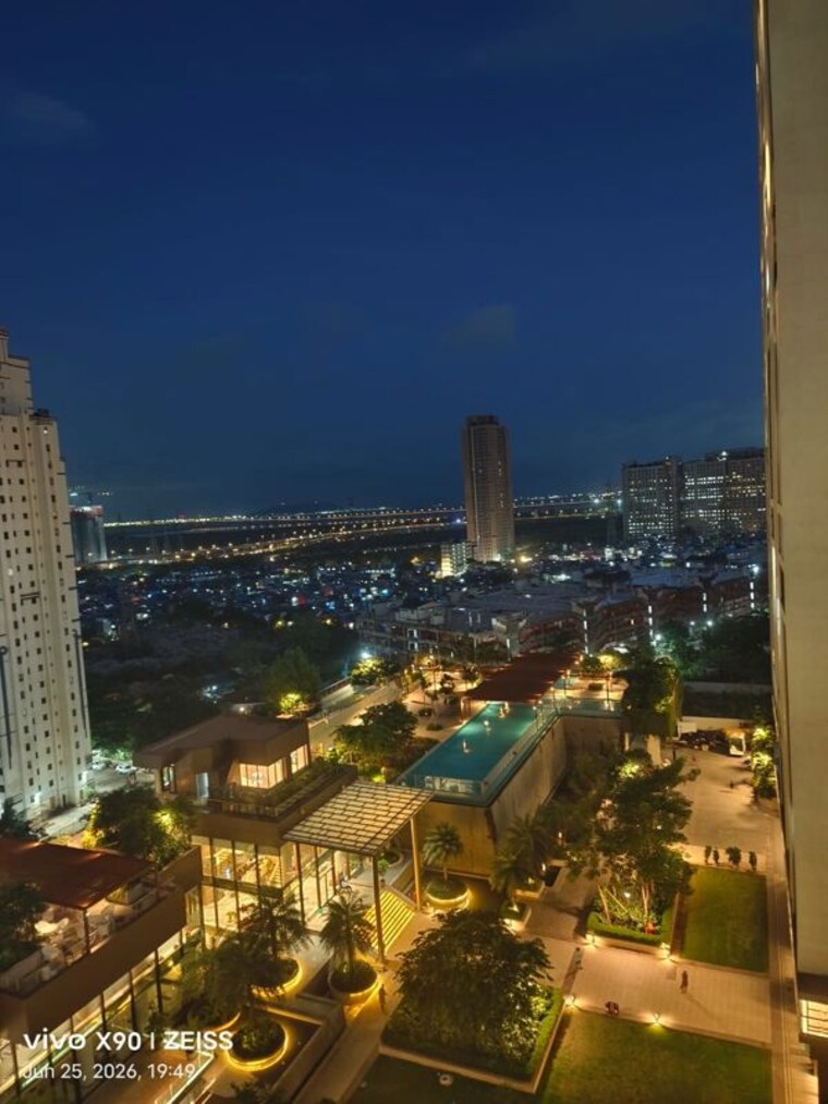 Swimming Pool, dosti-eastern-bay-phase-2 2 Bedroom 673 Sq.Ft. Apartment In Wadala Mumbai 10614367