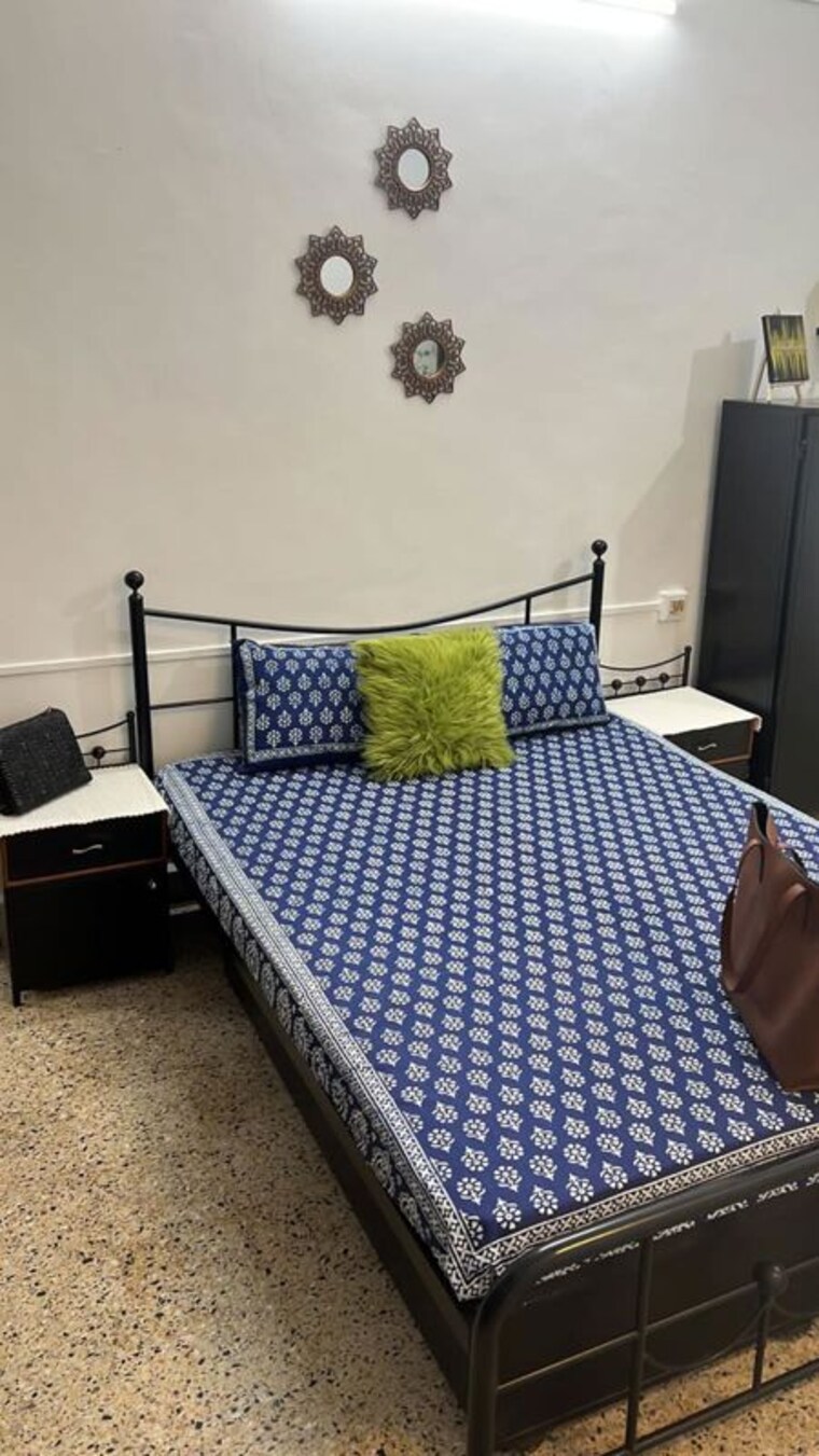 Room, senapati bapat road 2 Bedroom 1500 Sq.Ft. Apartment In Senapati Bapat Road Pune 10606344