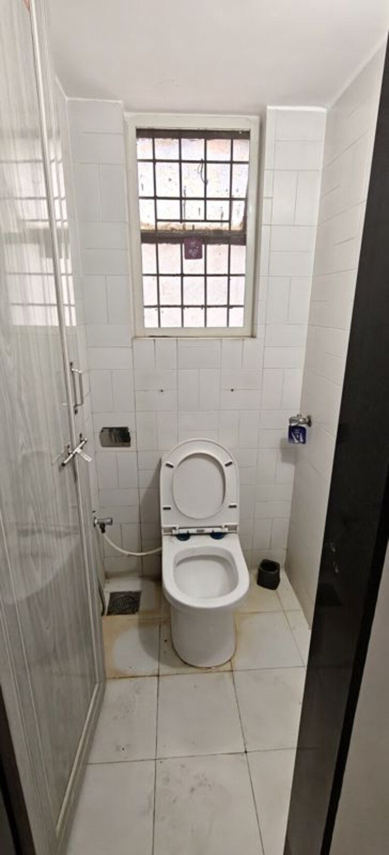 Bathroom, senapati bapat road 2 Bedroom 1500 Sq.Ft. Apartment In Senapati Bapat Road Pune 10606344