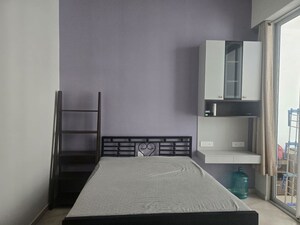 Room in 3.5 BHK Apartment at Omkar Alta Monte, Malad East – for Rent