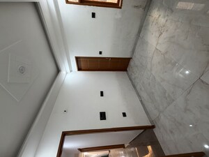 Room in 3 BHK Builder Floor at Sarfabad Village – for Sale