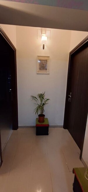 Furnished Amenities in 2 BHK Apartment at Sun Palazzo, Lower Parel – for Rent