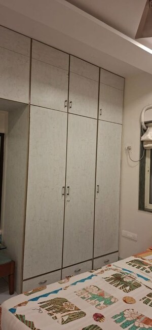 Furnished Amenities in 2 BHK Apartment at Sun Palazzo, Lower Parel – for Rent