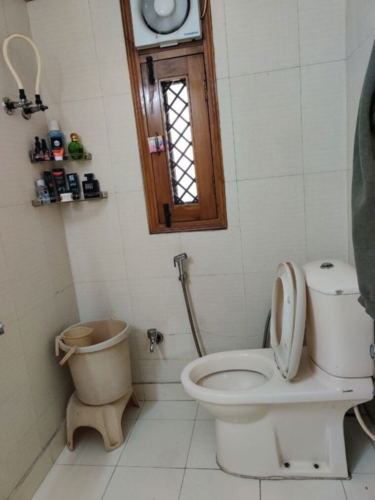 Bathroom, ip extension 1 Bedroom 800 Sq.Ft. Apartment In Ip Extension Delhi 10614408