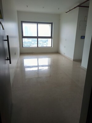 Room in 2 BHK Apartment at Kalpataru Paramount, Kapur Bawdi – for Sale