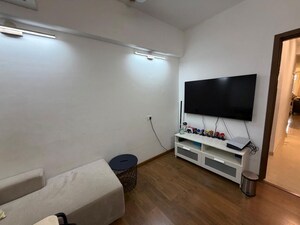 Living Room in 3 BHK Builder Floor at Dlf Phase ii – for Rent