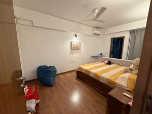 Living Room in 3 BHK Builder Floor at Dlf Phase ii – for Rent