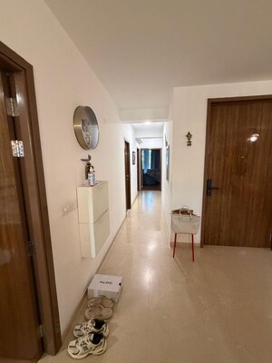 Building Lobby in 3 BHK Builder Floor at Dlf Phase ii – for Rent
