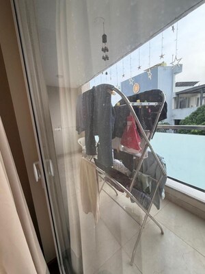 Balcony in 3 BHK Builder Floor at Dlf Phase ii – for Rent