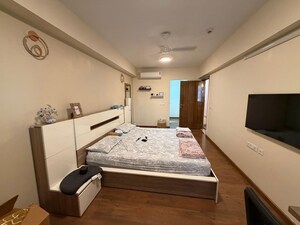 Kitchen in 3 BHK Builder Floor at Dlf Phase ii – for Rent