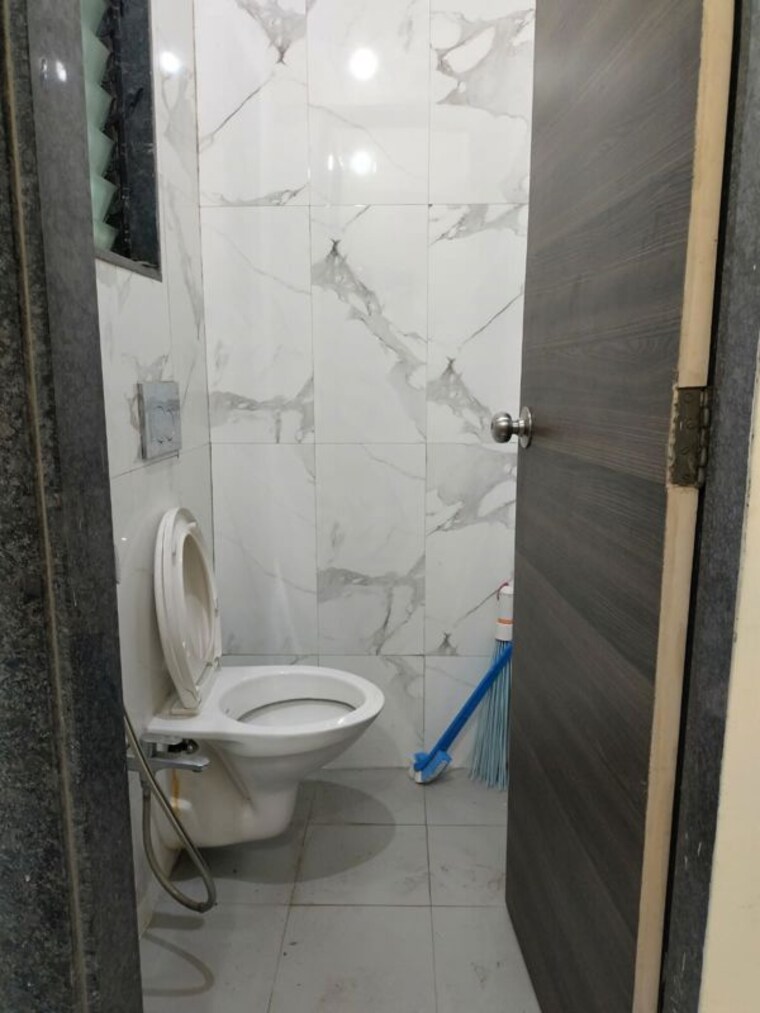 Bathroom, dosti-desire-joy 1 Bedroom 300 Sq.Ft. Apartment In Brahmand Thane 10614462