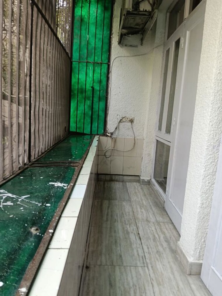Balcony, pamposh enclave 3 Bedroom 2000 Sq.Ft. Apartment In Pamposh Enclave Delhi 10614471