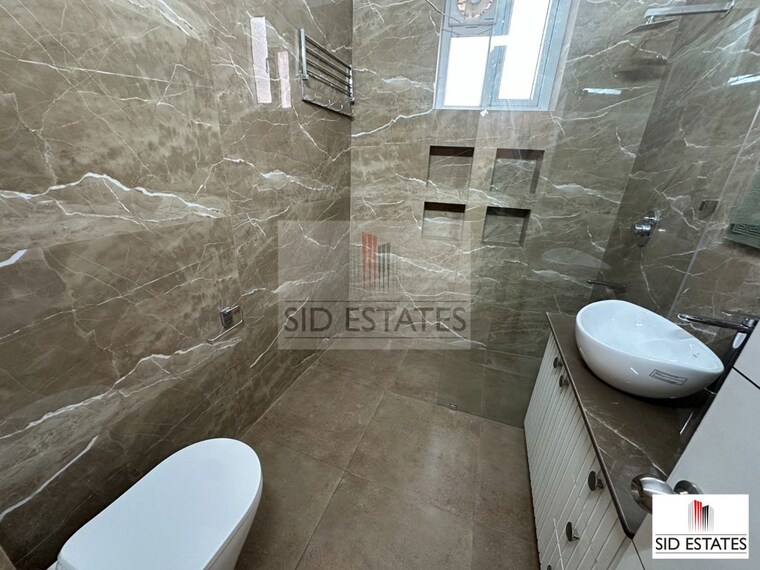 Bathroom, greater kailash i 3 Bedroom 2000 Sq.Ft. Apartment In Greater Kailash I Delhi 10614493