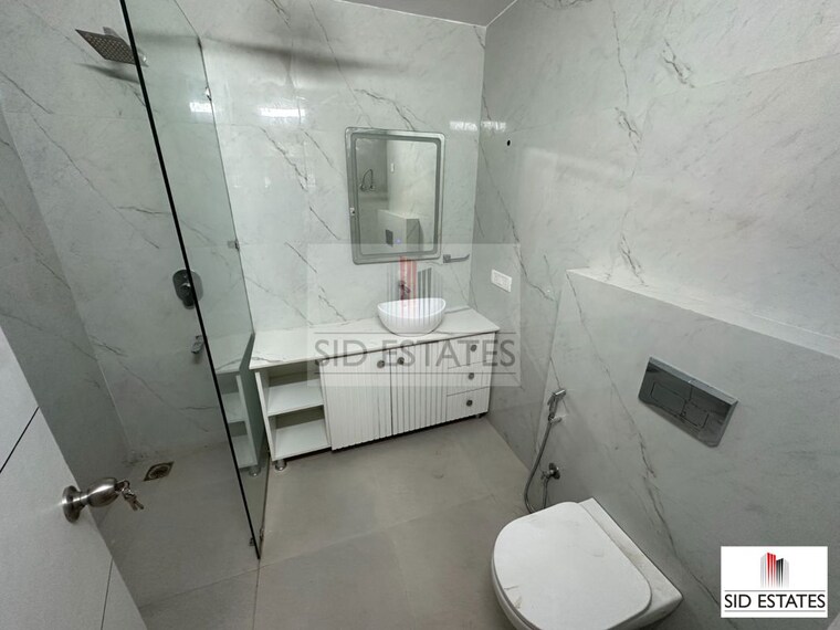 Bathroom, greater kailash i 3 Bedroom 2000 Sq.Ft. Apartment In Greater Kailash I Delhi 10614493