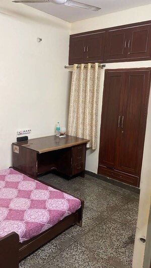 Bedroom in 1 BHK Apartment at Sai Apartments Noida, Sector 71 – for Rent