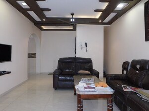 Living Room in 3 BHK Apartment at Chembur – for Rent