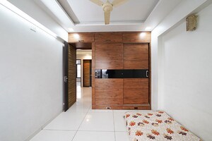 Room in 3 BHK Apartment at Motera – for Sale