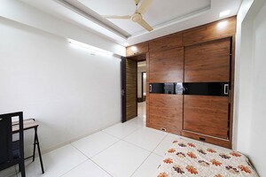 Room in 3 BHK Apartment at Motera – for Sale