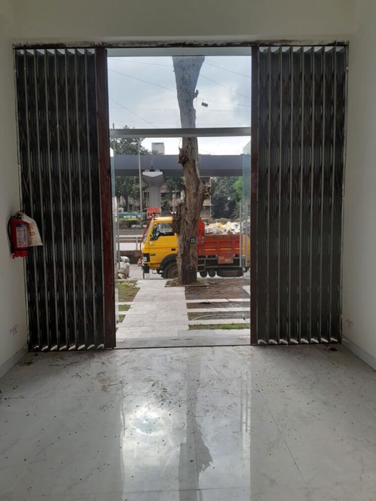 Balcony, dgs-sheetal-regalia Commercial Shop 1350 Sq.Ft. In Borivali East Mumbai 10614481