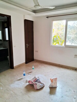 Room in 3 BHK Apartment at East Of Kailash – for Rent