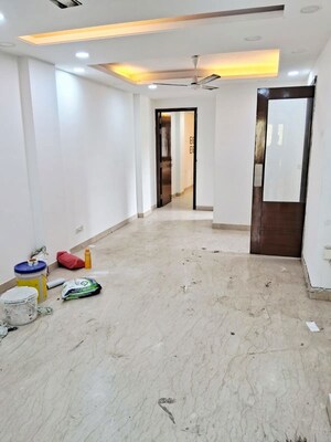 Room in 3 BHK Apartment at East Of Kailash – for Rent