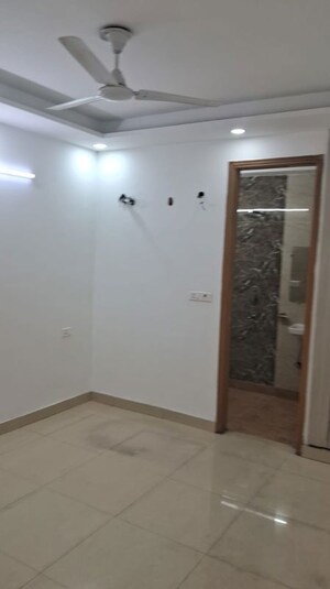 Room in 3 BHK Builder Floor at Rajouri Garden – for Rent