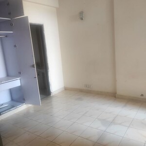 Room in 3 BHK Builder Floor at Rajendra Nagar – for Rent