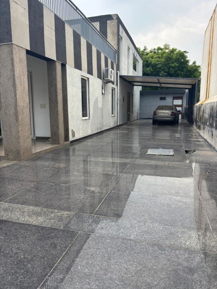Exterior View, sainik farm 4 Bedroom 1200 Sq.Ft. Independent House In Sainik Farm Delhi 10614557