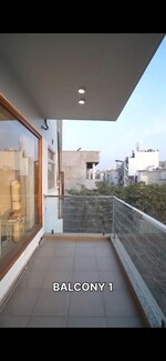 3 BHK + Servant Room 300 Sq.Yd. Builder Floor in Sushant Lok II