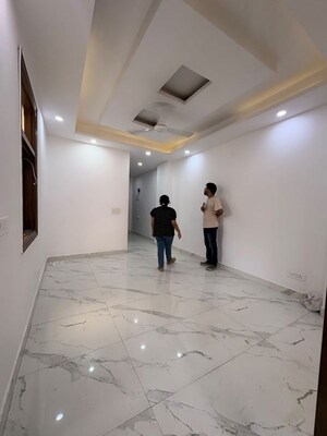 Room in 2 BHK Apartment at Saket – for Rent