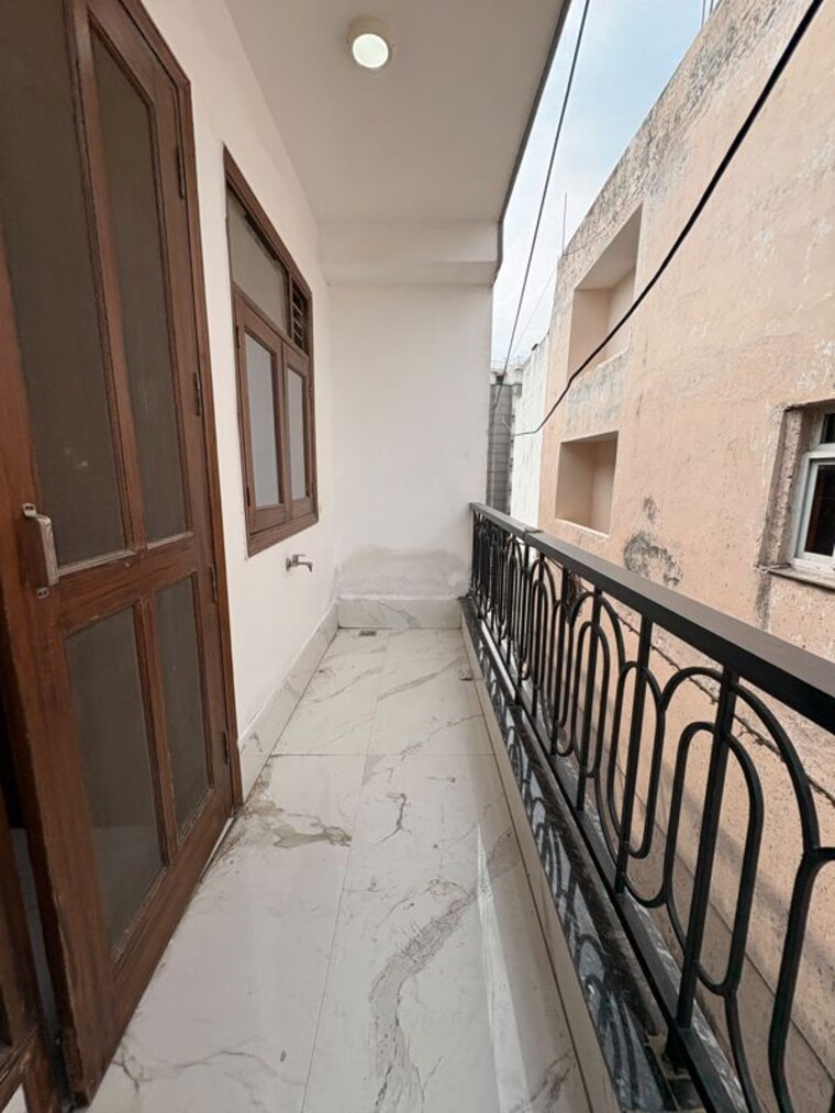 Balcony, saket 2 Bedroom 1100 Sq.Ft. Apartment In Saket Delhi 10614600