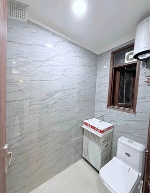 Bathroom in 1 BHK Apartment at Saket – for Rent